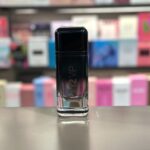 Carolina Herrera 212 Vip Black para Hombre - Imagen 2